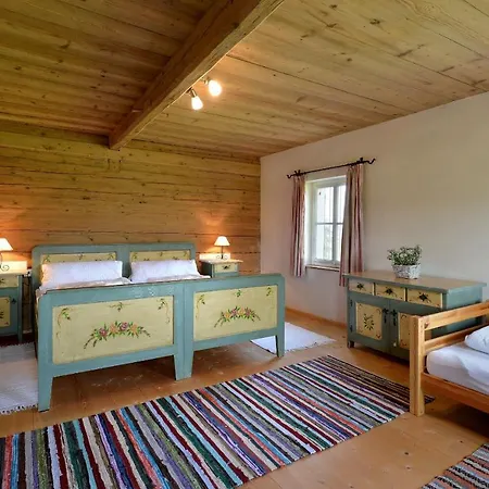 Selbstversorgerhuette Plafing 农家乐 *