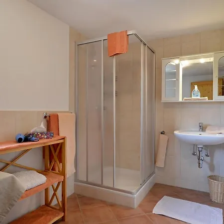 Selbstversorgerhuette Plafing *