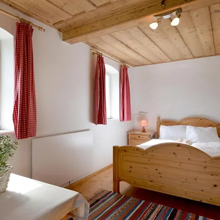 Selbstversorgerhuette Plafing *